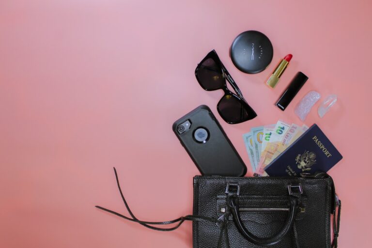 How to Choose the Perfect Accessories for Your Bag